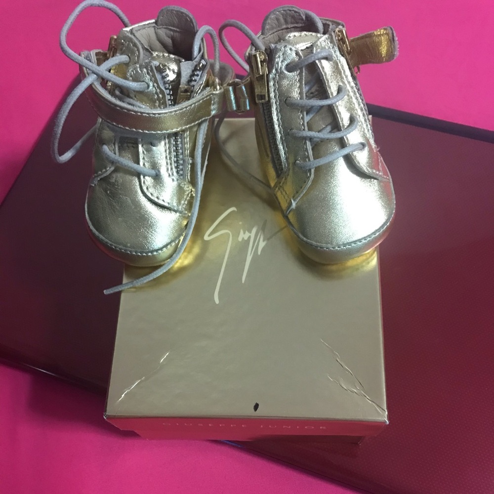 Sneaker baby
